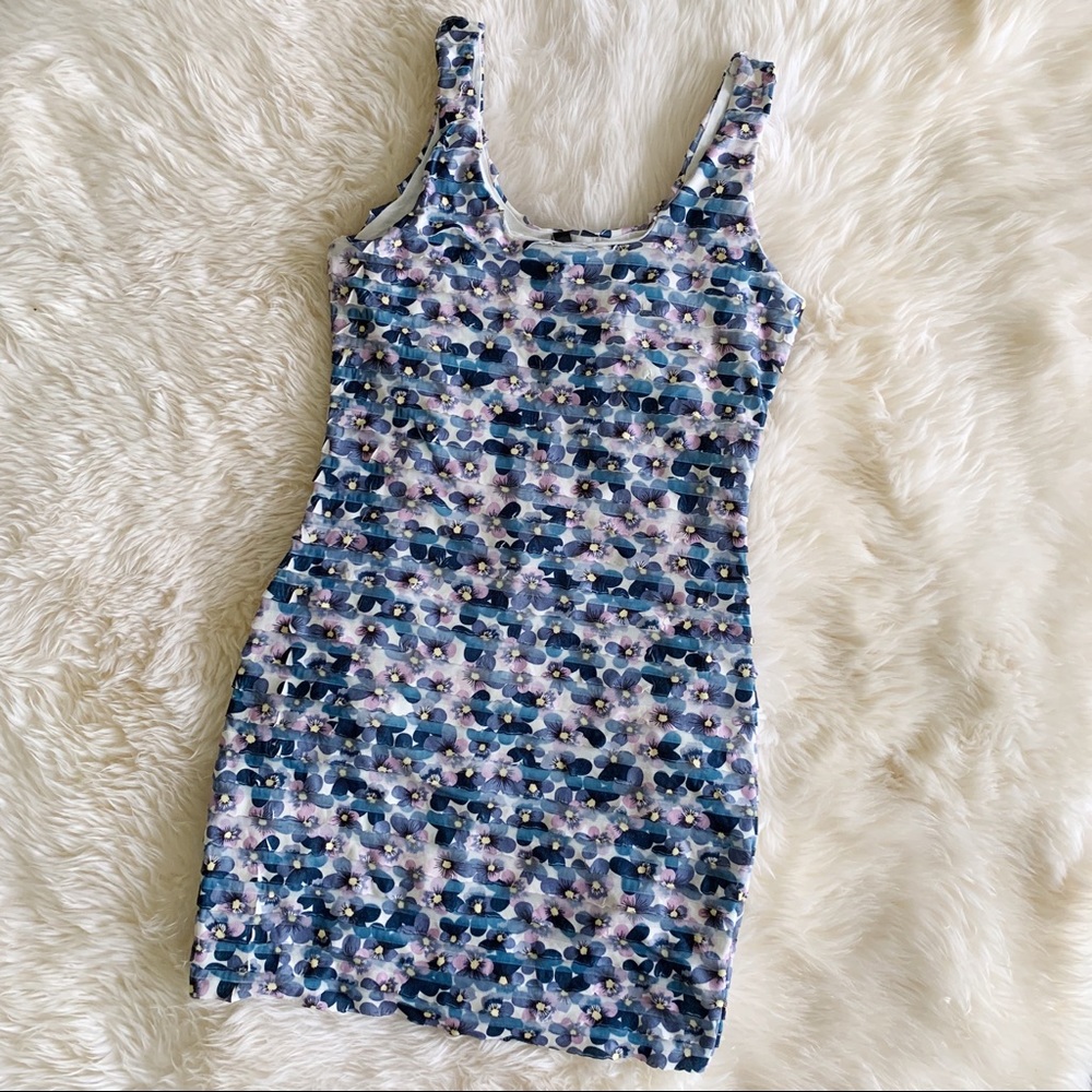 H&M Bodycon floral dress with ruffles, sz. 6
